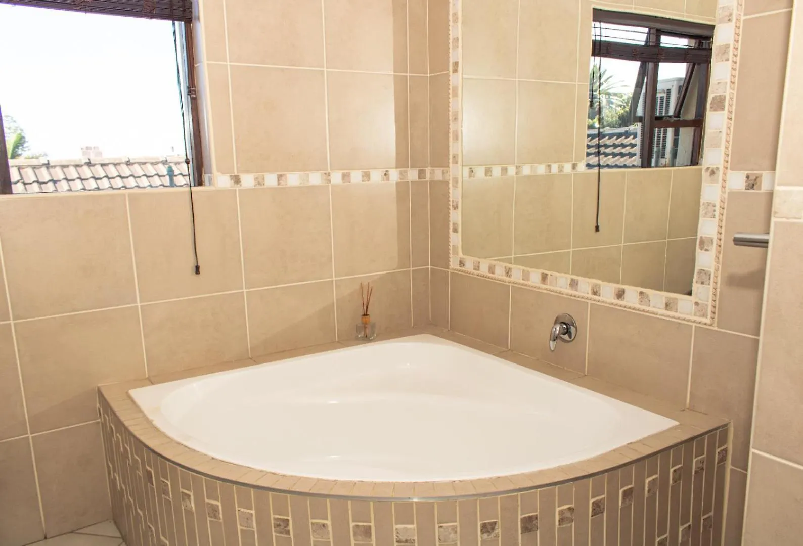 Lalapanzi Guest Lodge Порт-Элизабет Гостевой дом